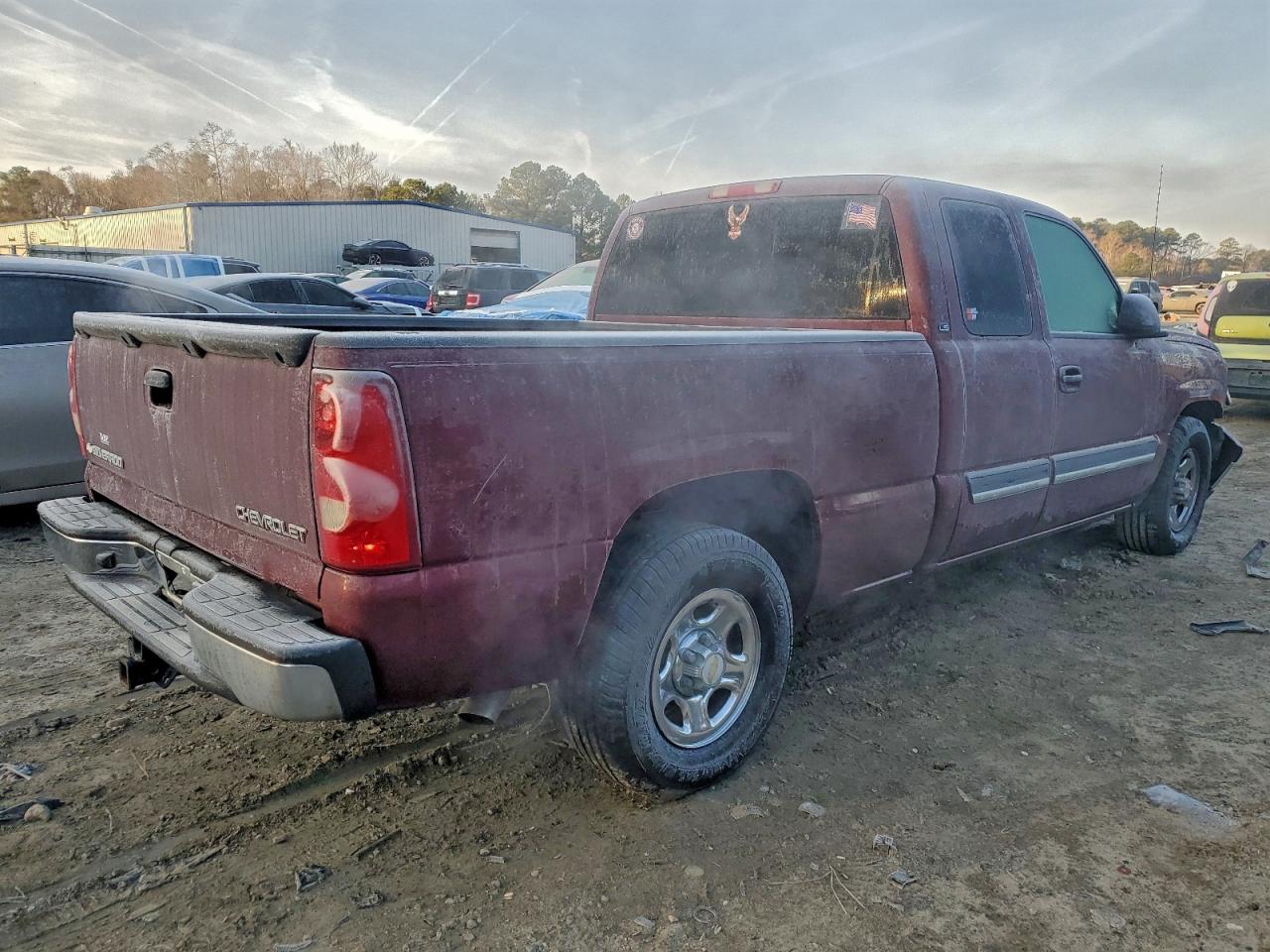 2003 CHEVROLET SILVERADO C1500 photo 3