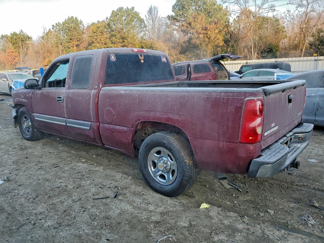 2003 CHEVROLET SILVERADO C1500 photo 2