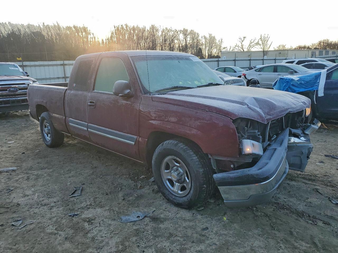 2003 CHEVROLET SILVERADO C1500 photo 4