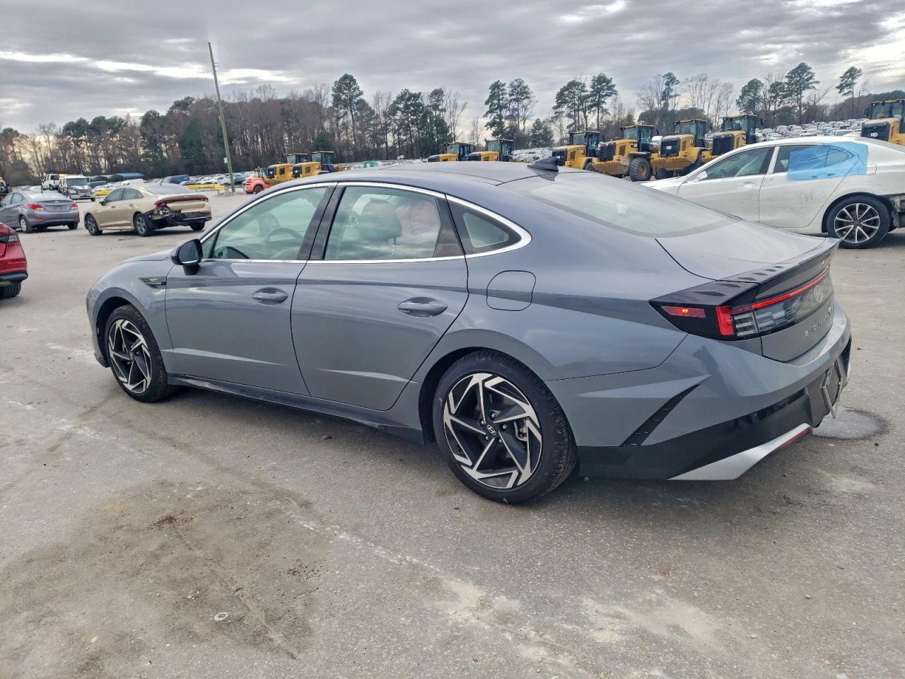 2025 HYUNDAI SONATA SEL photo 2