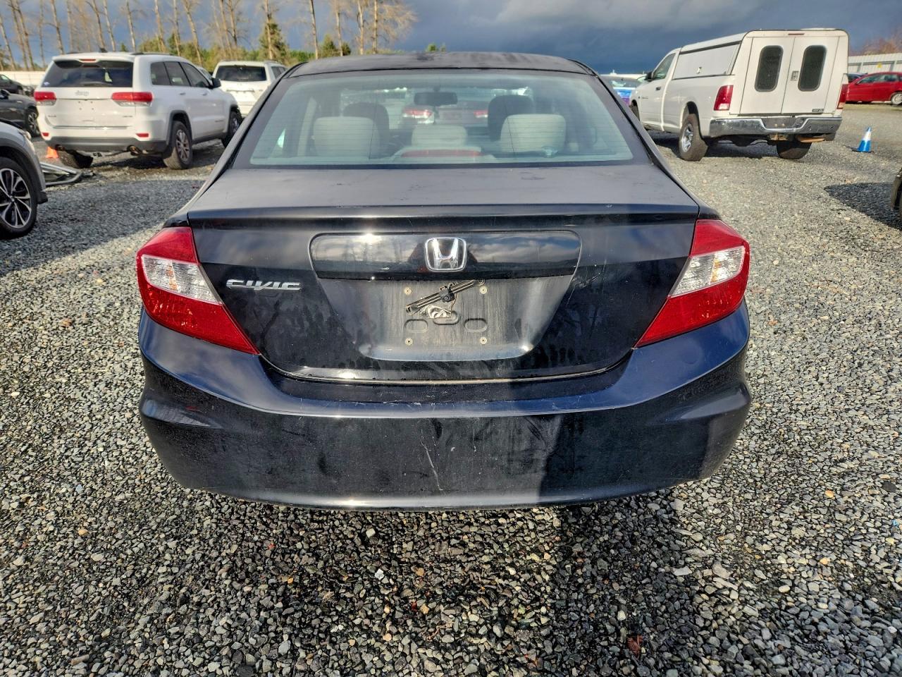 2012 HONDA CIVIC LX photo 6