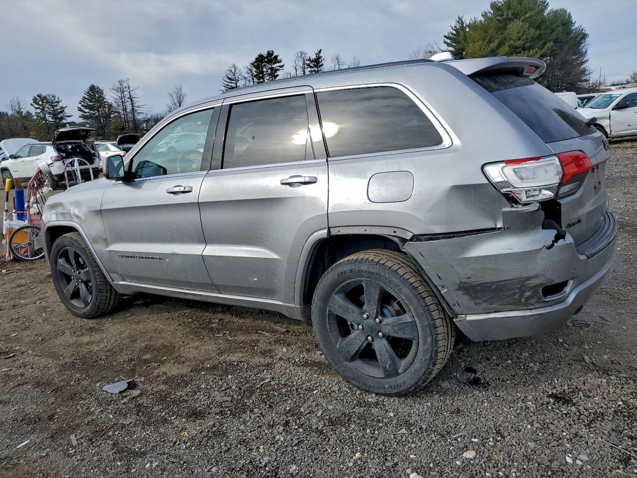 2015 JEEP GRAND CHEROKEE LAREDO photo 2