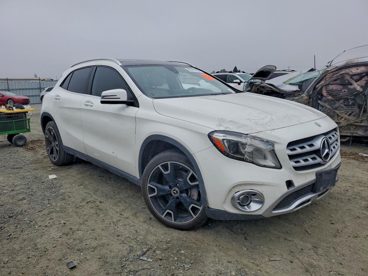 2019 MERCEDES-BENZ GLA 250 photo 4