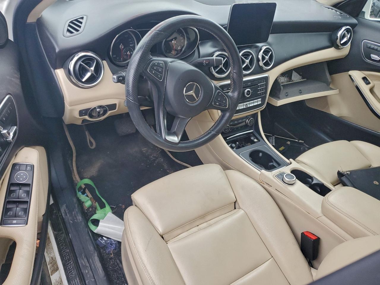 2019 MERCEDES-BENZ GLA 250 photo 8