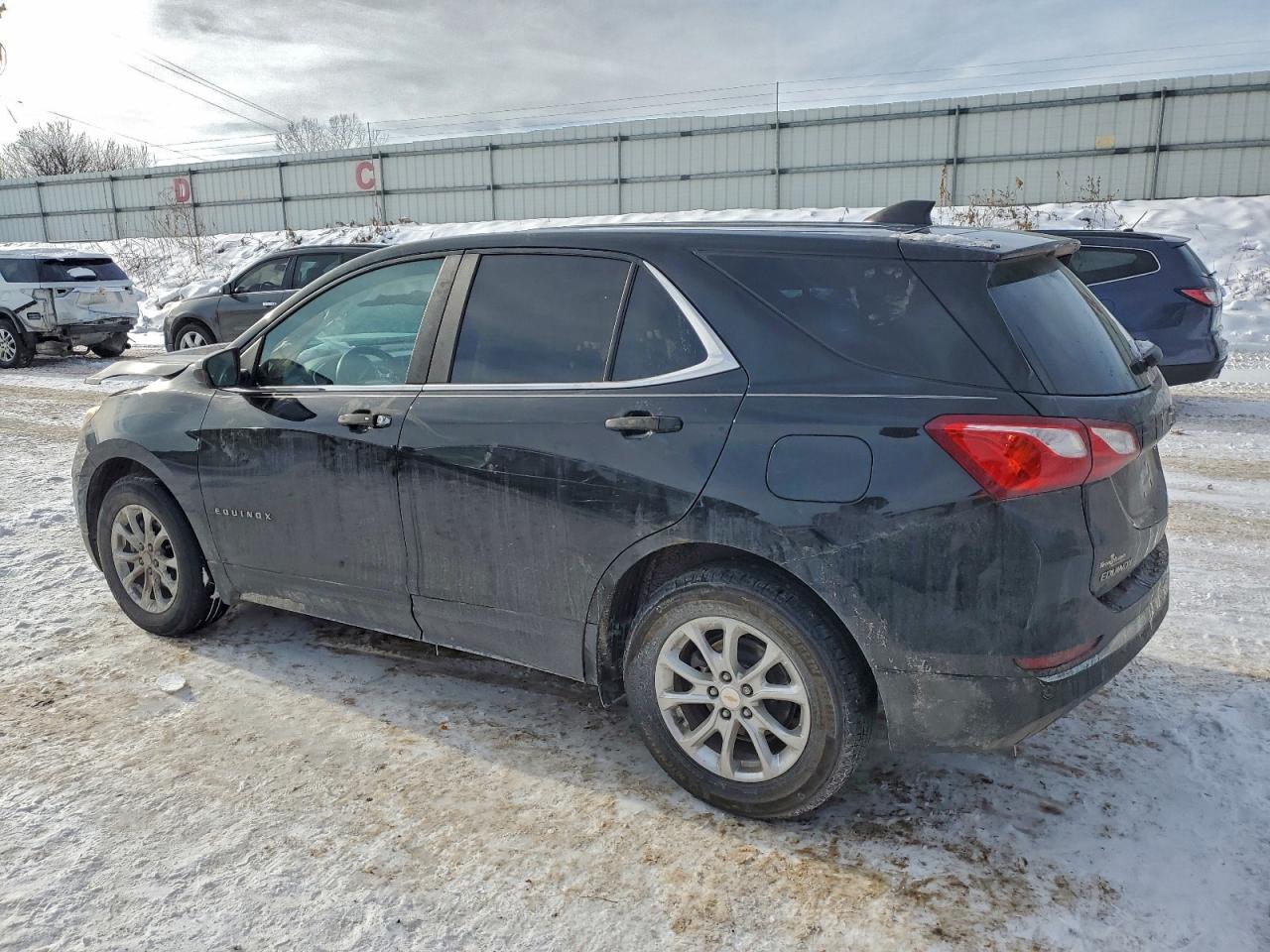 2021 CHEVROLET EQUINOX LT photo 2