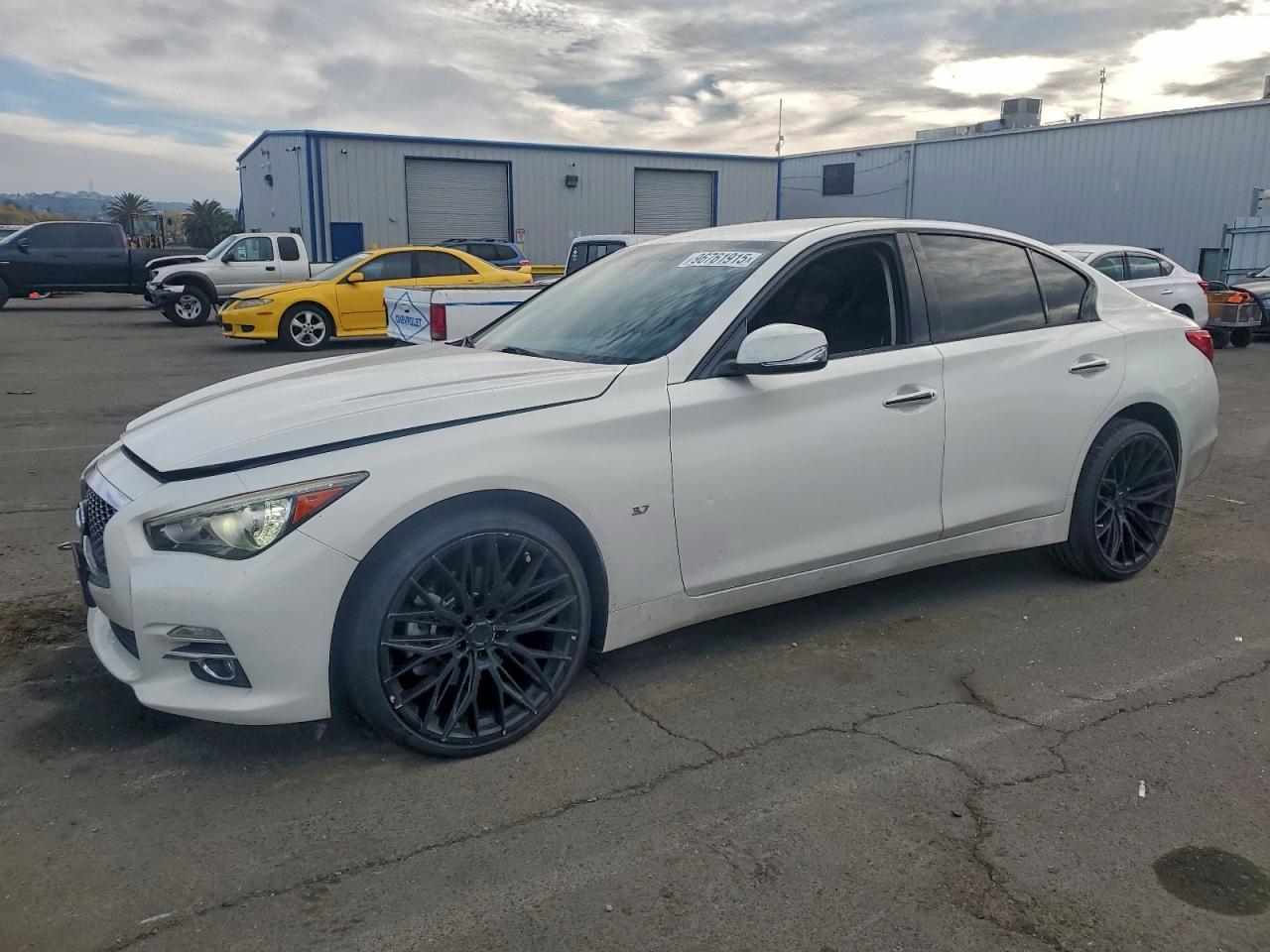 2015 INFINITI Q50