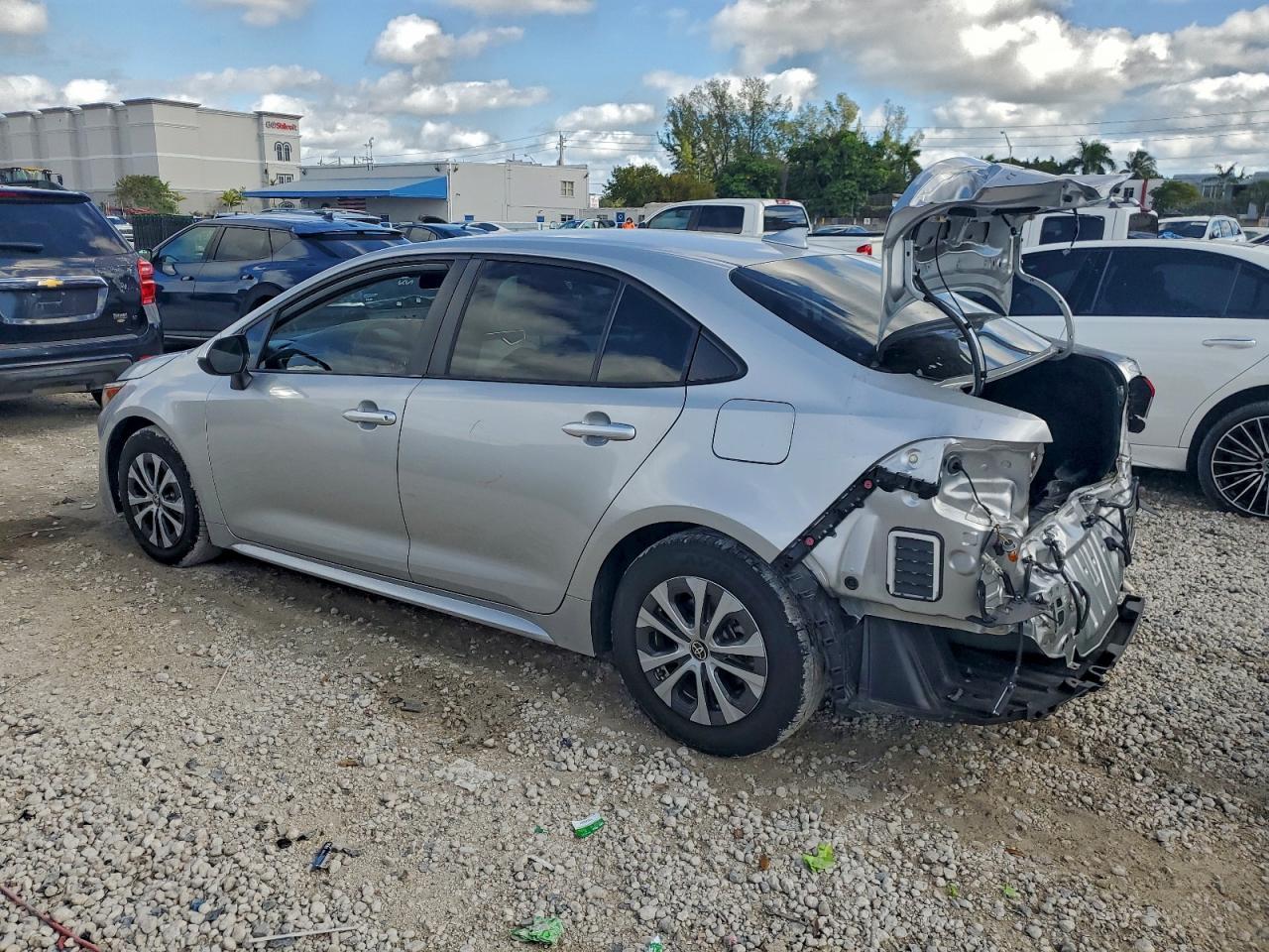 2022 TOYOTA COROLLA LE photo 2