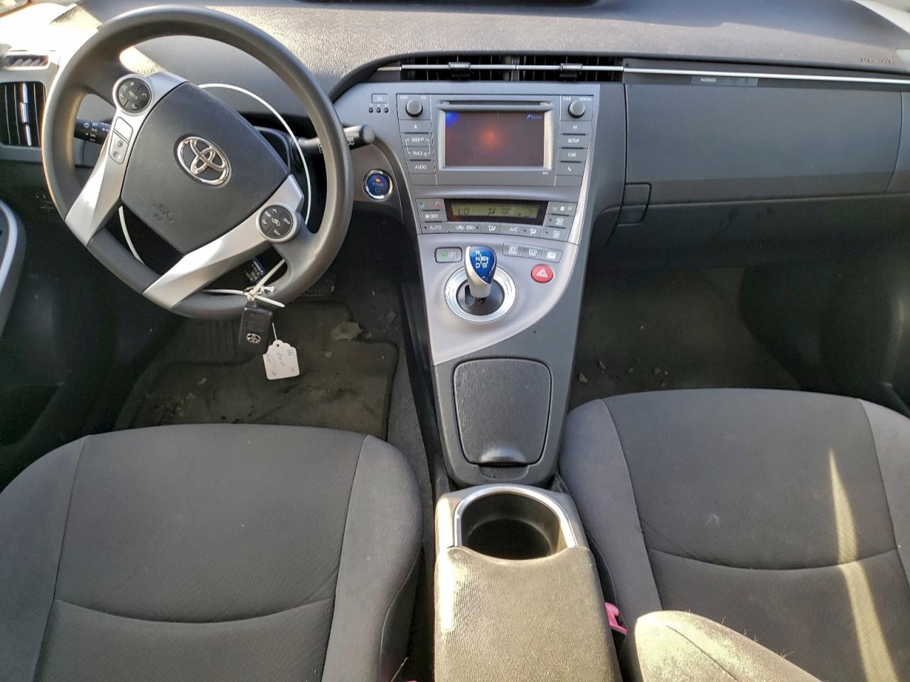 2012 TOYOTA PRIUS photo 8