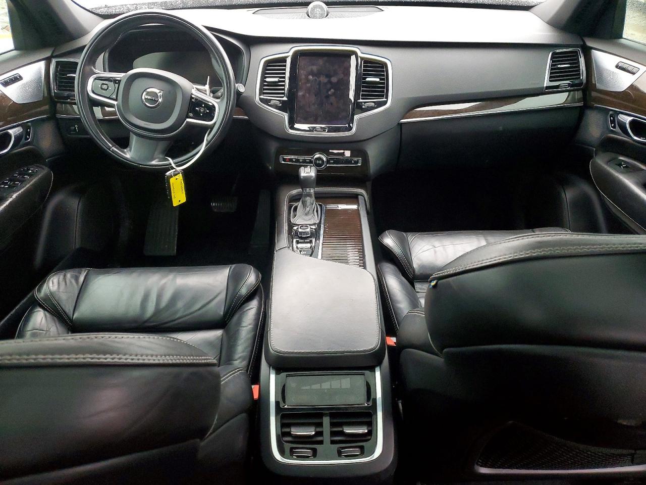 2017 VOLVO XC90 T6 photo 8