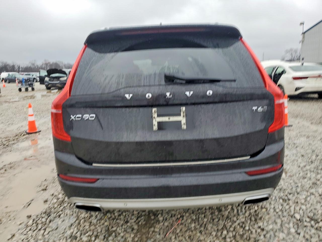 2017 VOLVO XC90 T6 photo 6