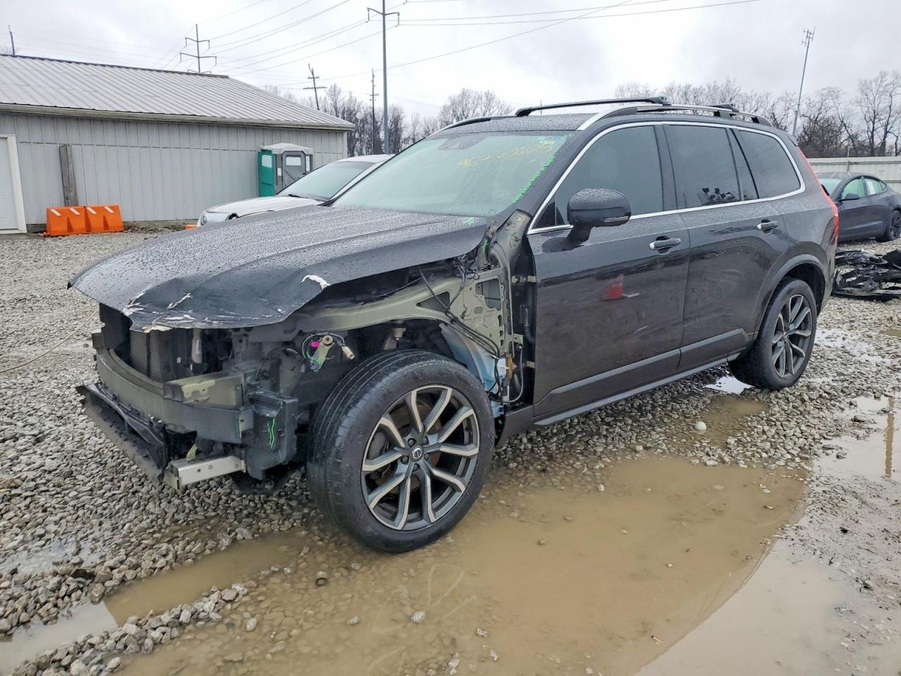 2017 VOLVO XC90