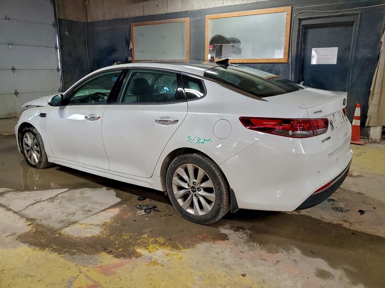 2018 KIA OPTIMA LX photo 2