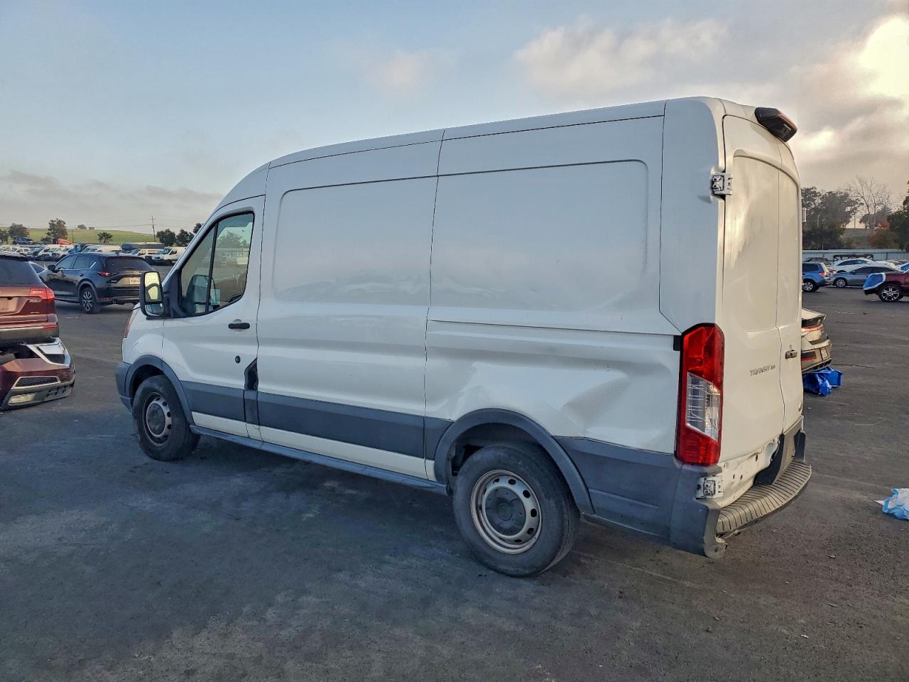 2018 FORD TRANSIT T-150 photo 2