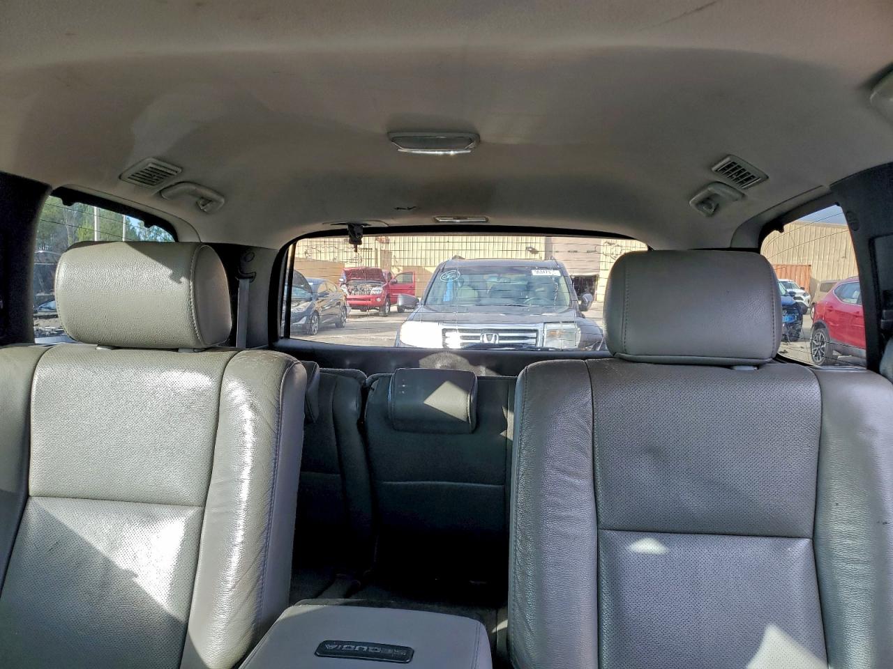 2011 TOYOTA SEQUOIA PLATINUM photo 10