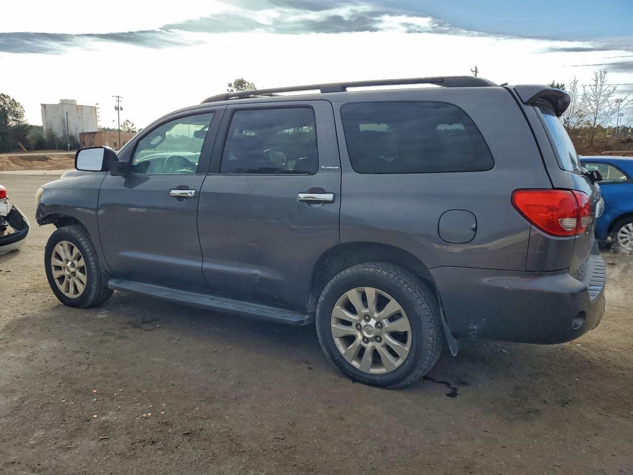 2011 TOYOTA SEQUOIA PLATINUM photo 2