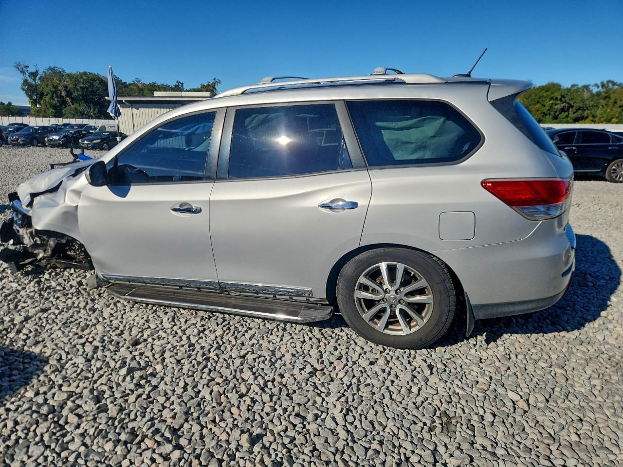 2013 NISSAN PATHFINDER S photo 2