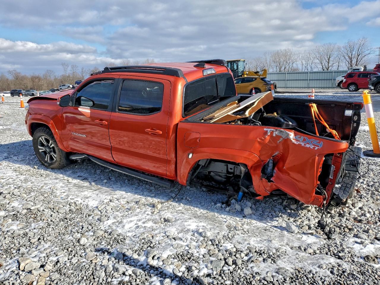 2017 TOYOTA TACOMA DOUBLE CAB photo 2
