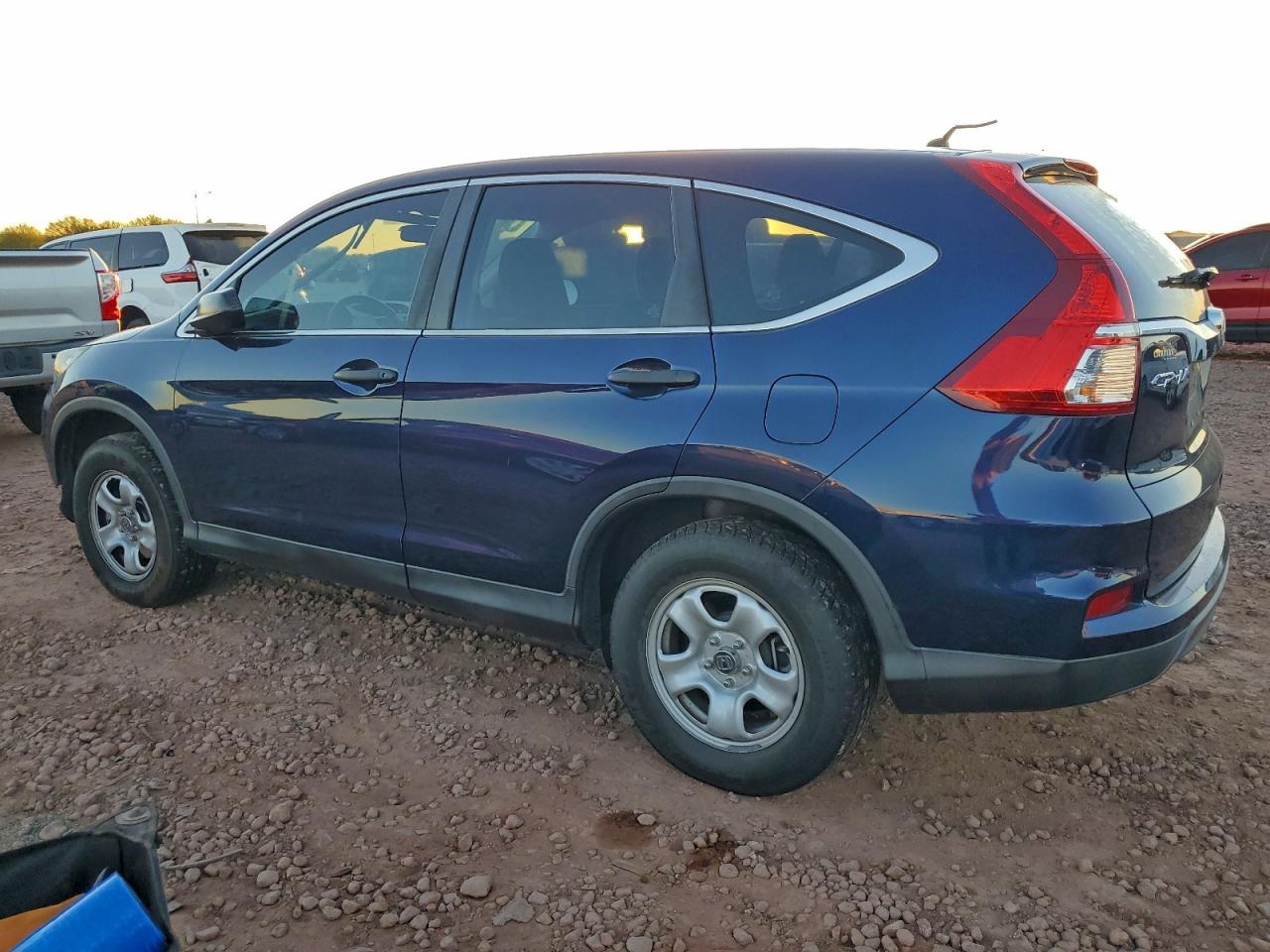 2015 HONDA CR-V LX photo 2