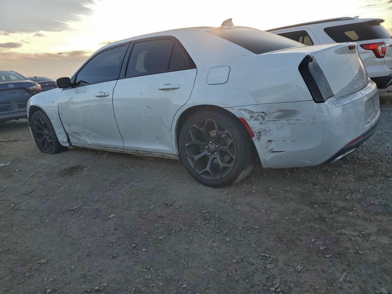 2019 CHRYSLER 300 S photo 4