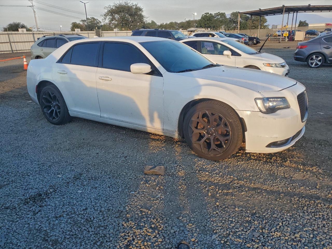 2019 CHRYSLER 300 S photo 10