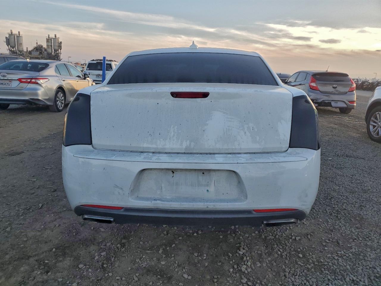 2019 CHRYSLER 300 S photo 16