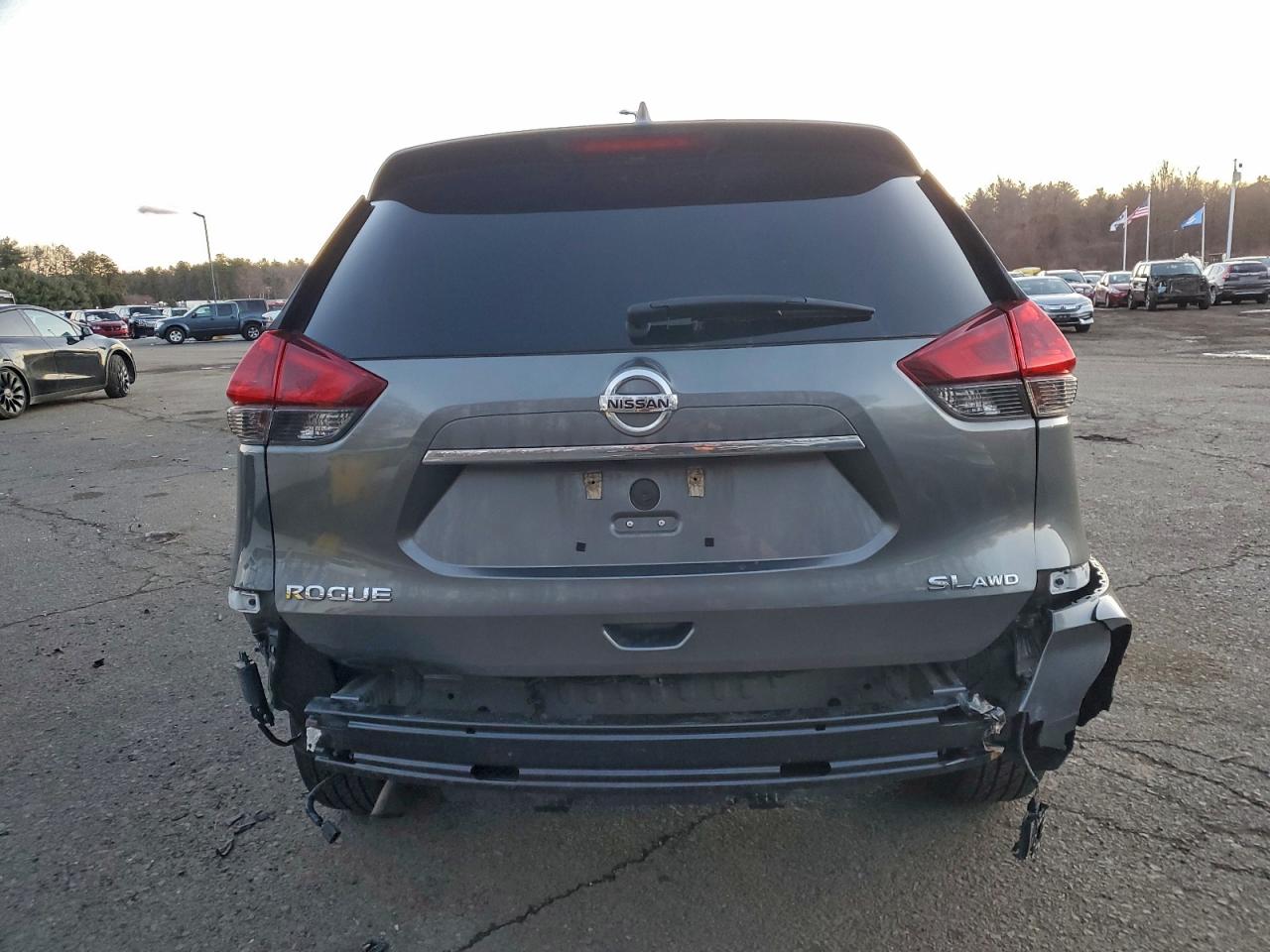 2019 NISSAN ROGUE S photo 16