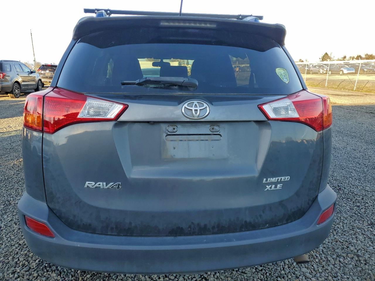 2015 TOYOTA RAV4 XLE photo 6