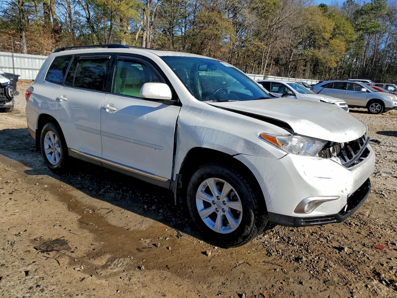 2013 TOYOTA HIGHLANDER SE photo 4
