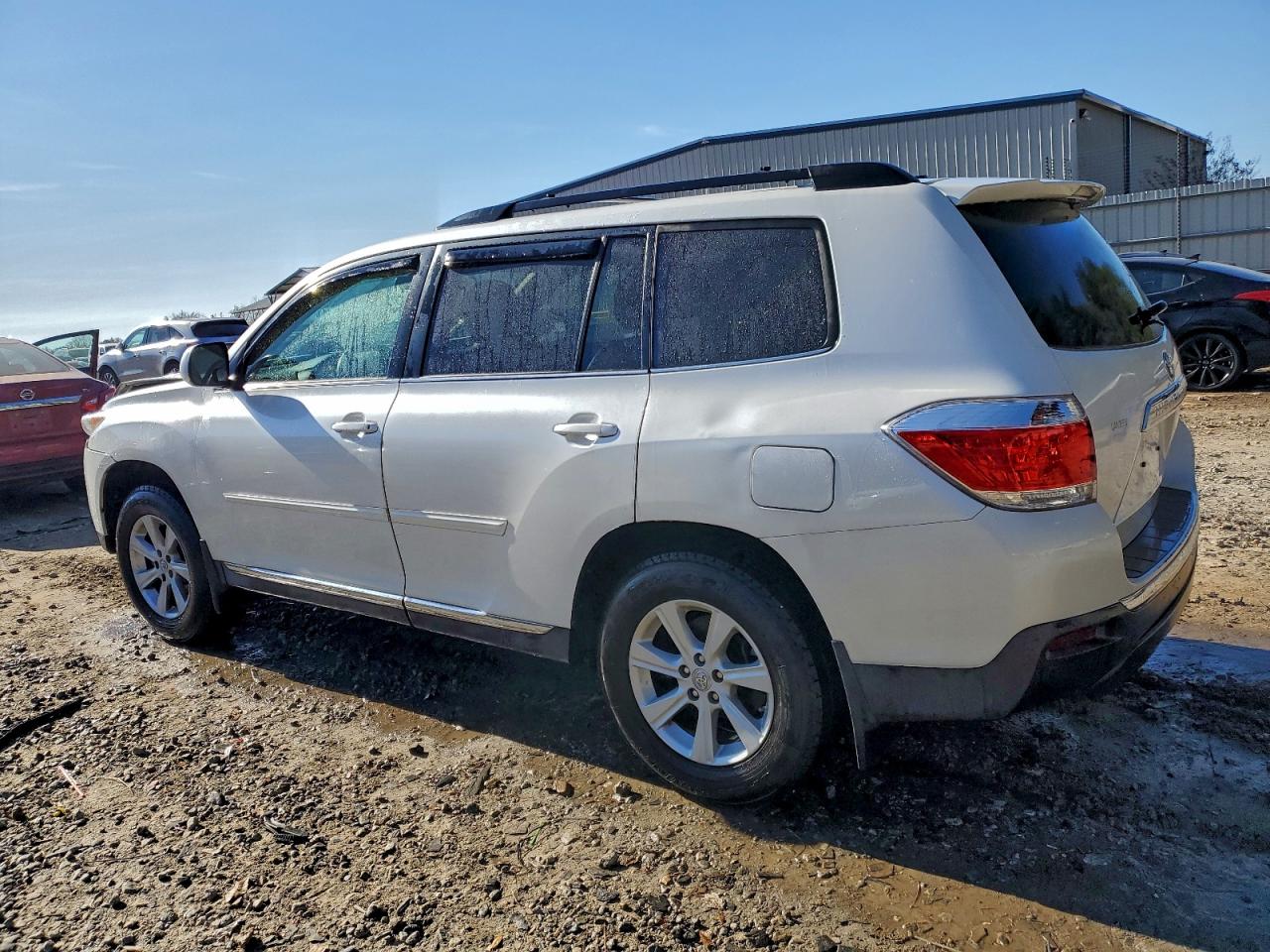 2013 TOYOTA HIGHLANDER SE photo 2