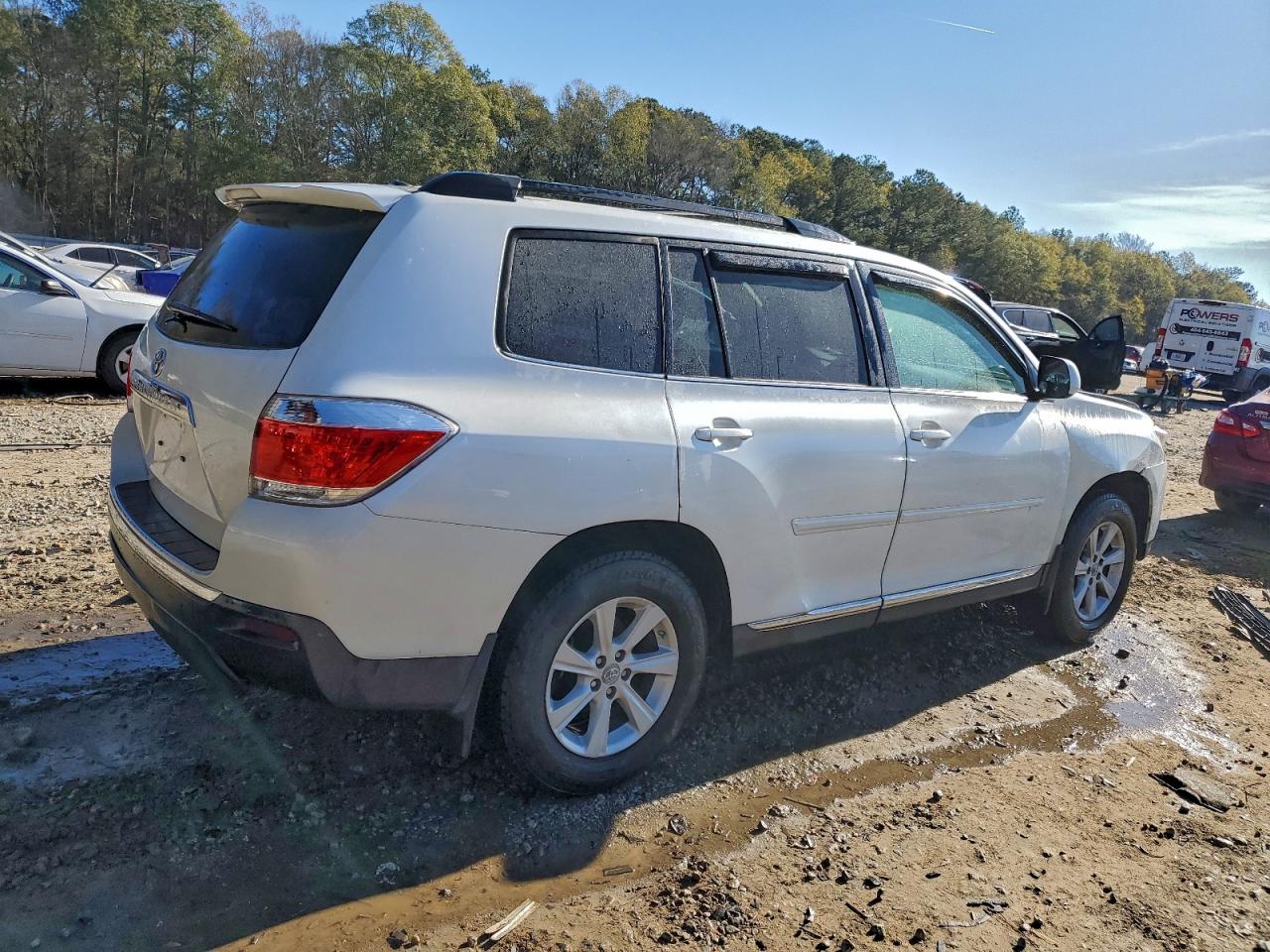 2013 TOYOTA HIGHLANDER SE photo 3