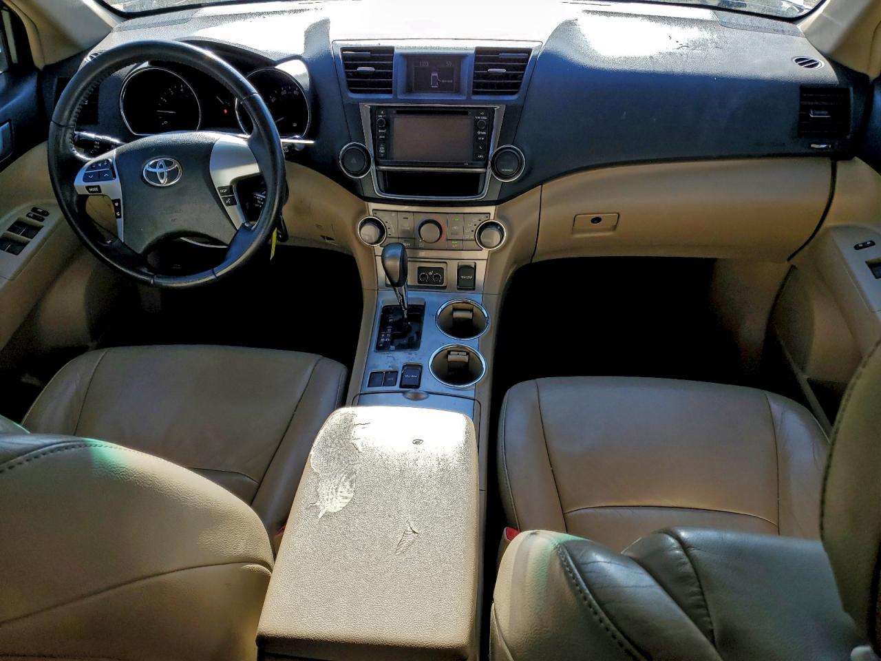 2013 TOYOTA HIGHLANDER SE photo 8