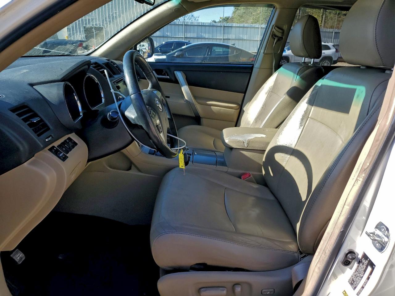 2013 TOYOTA HIGHLANDER SE photo 7