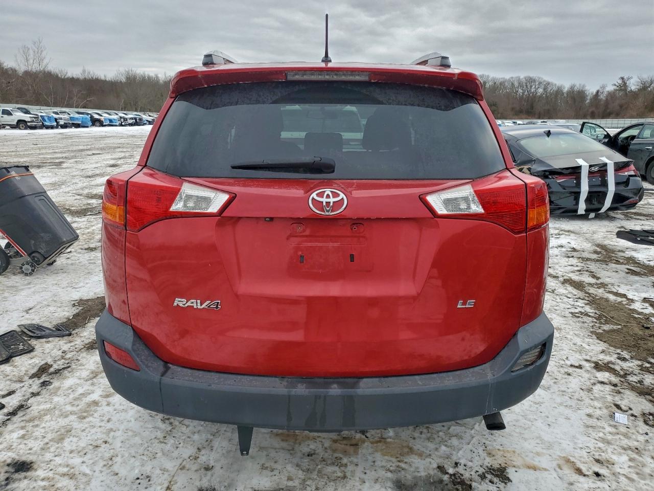 2014 TOYOTA RAV4 LE photo 6