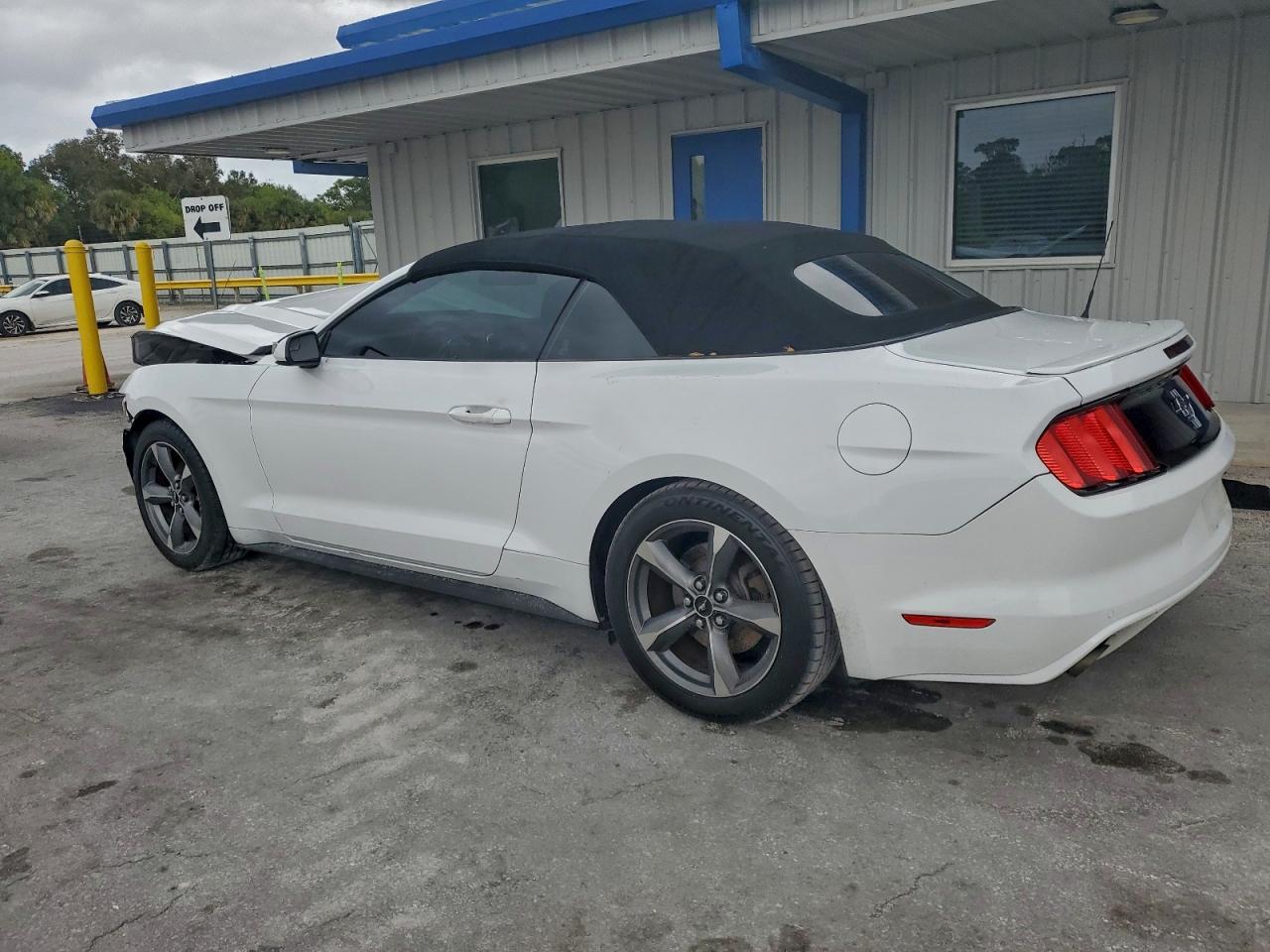2016 FORD MUSTANG photo 2
