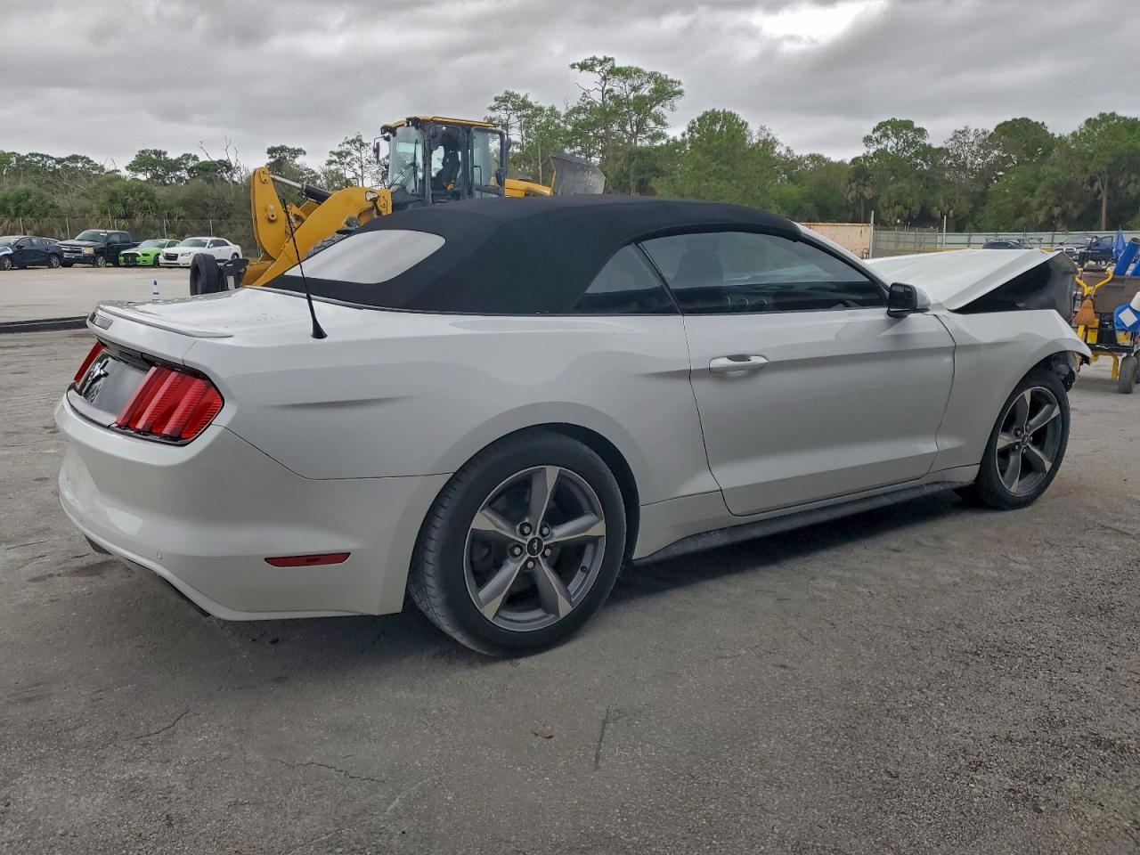 2016 FORD MUSTANG photo 3