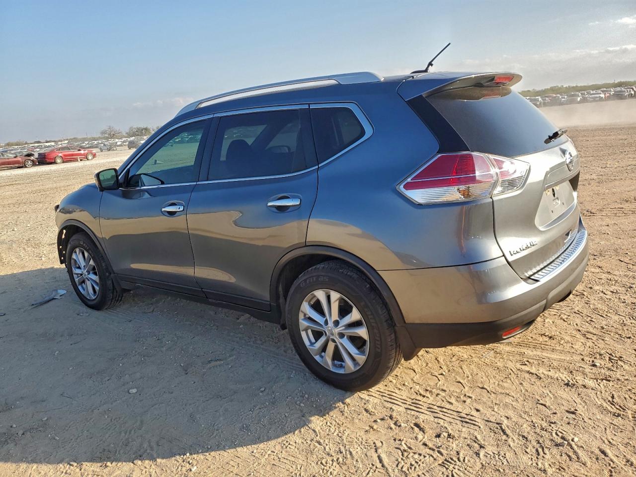 2014 NISSAN ROGUE S photo 2