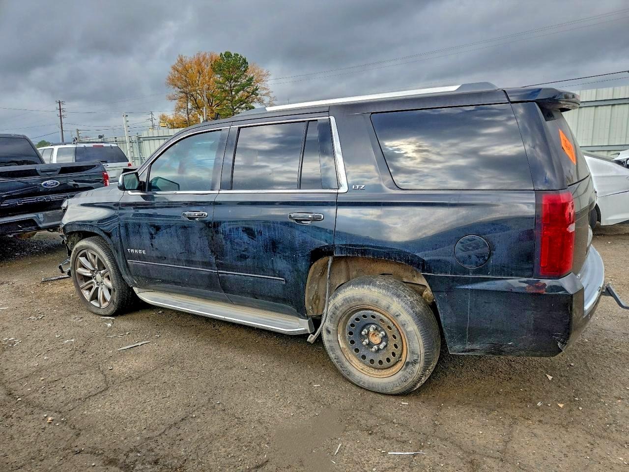 2015 CHEVROLET TAHOE K1500 LTZ photo 2