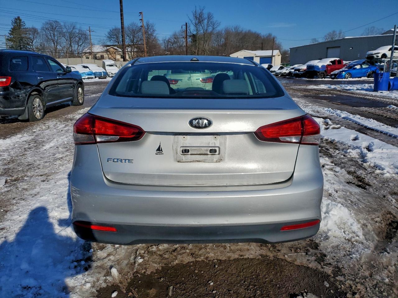 2017 KIA FORTE LX photo 6