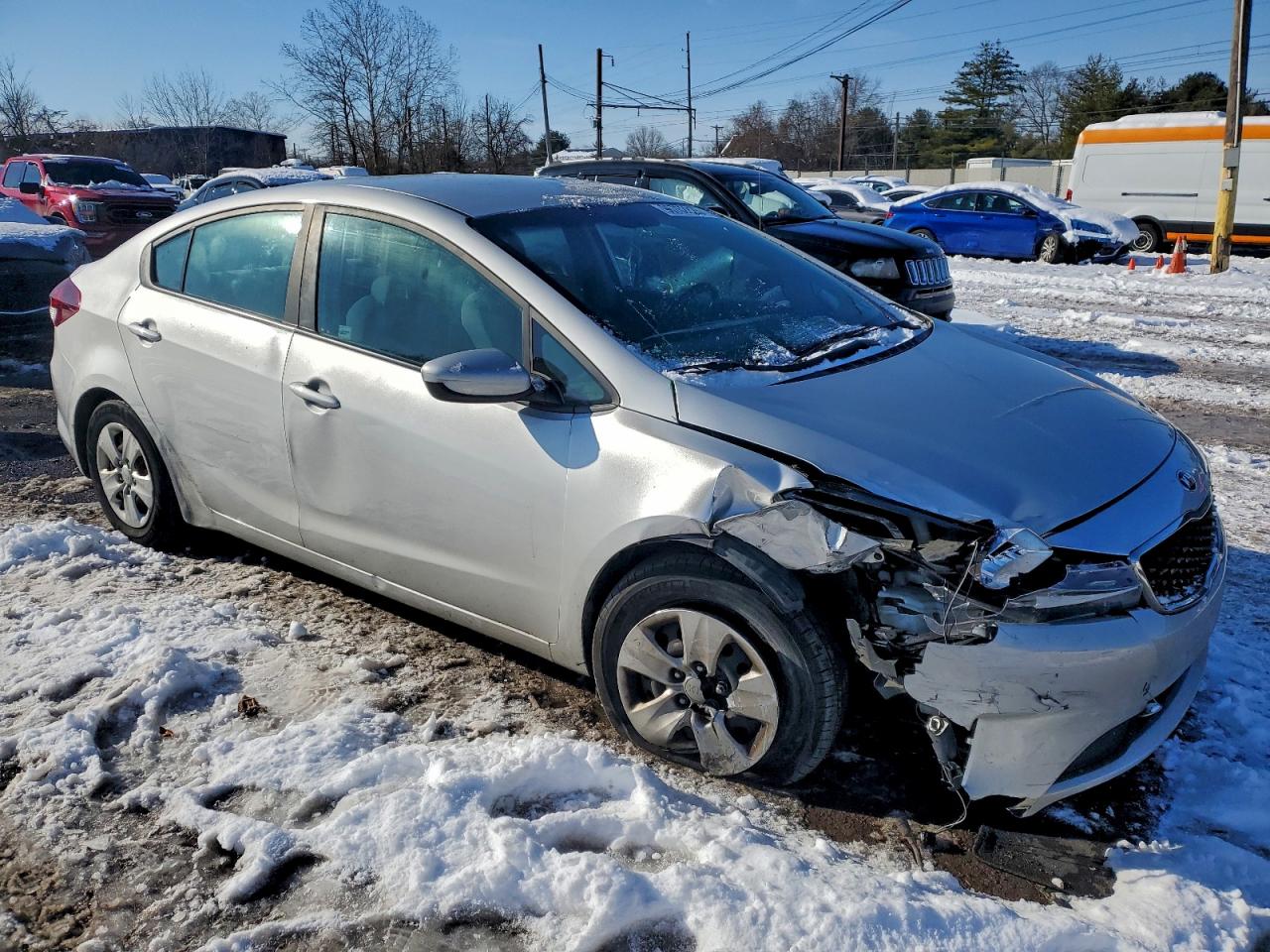 2017 KIA FORTE LX photo 4