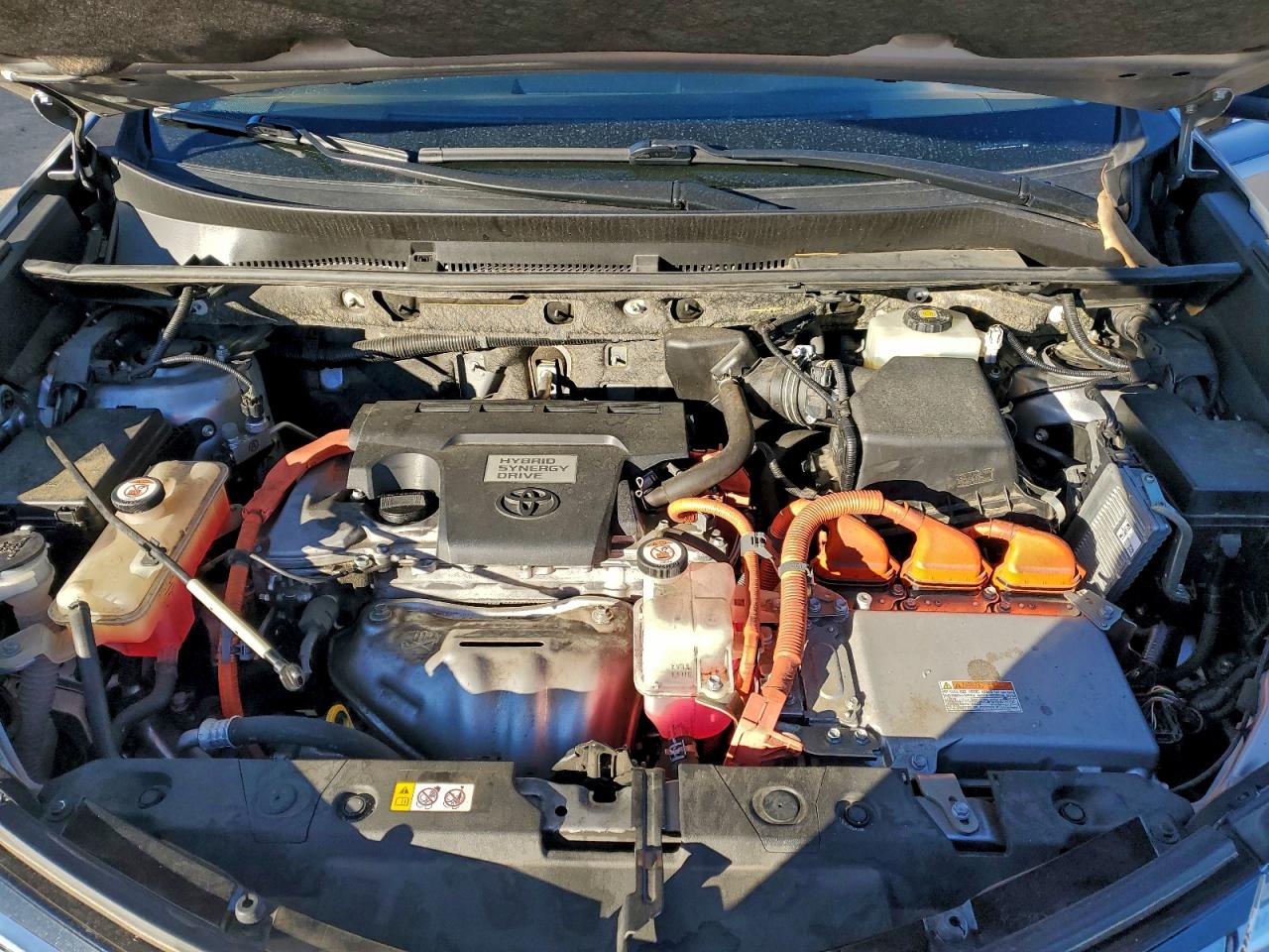 2018 TOYOTA RAV4 HV LE photo 11