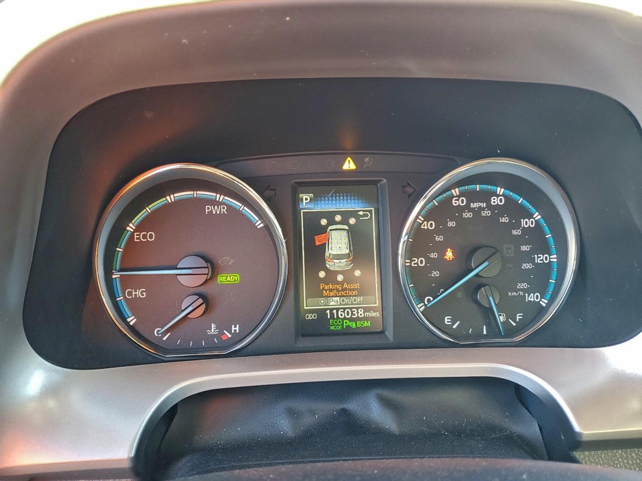 2018 TOYOTA RAV4 HV LE photo 9