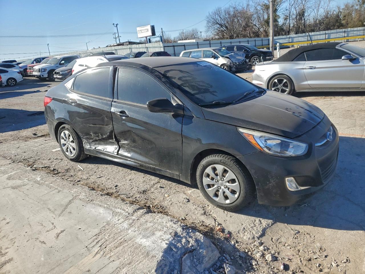 2017 HYUNDAI ACCENT SE photo 4