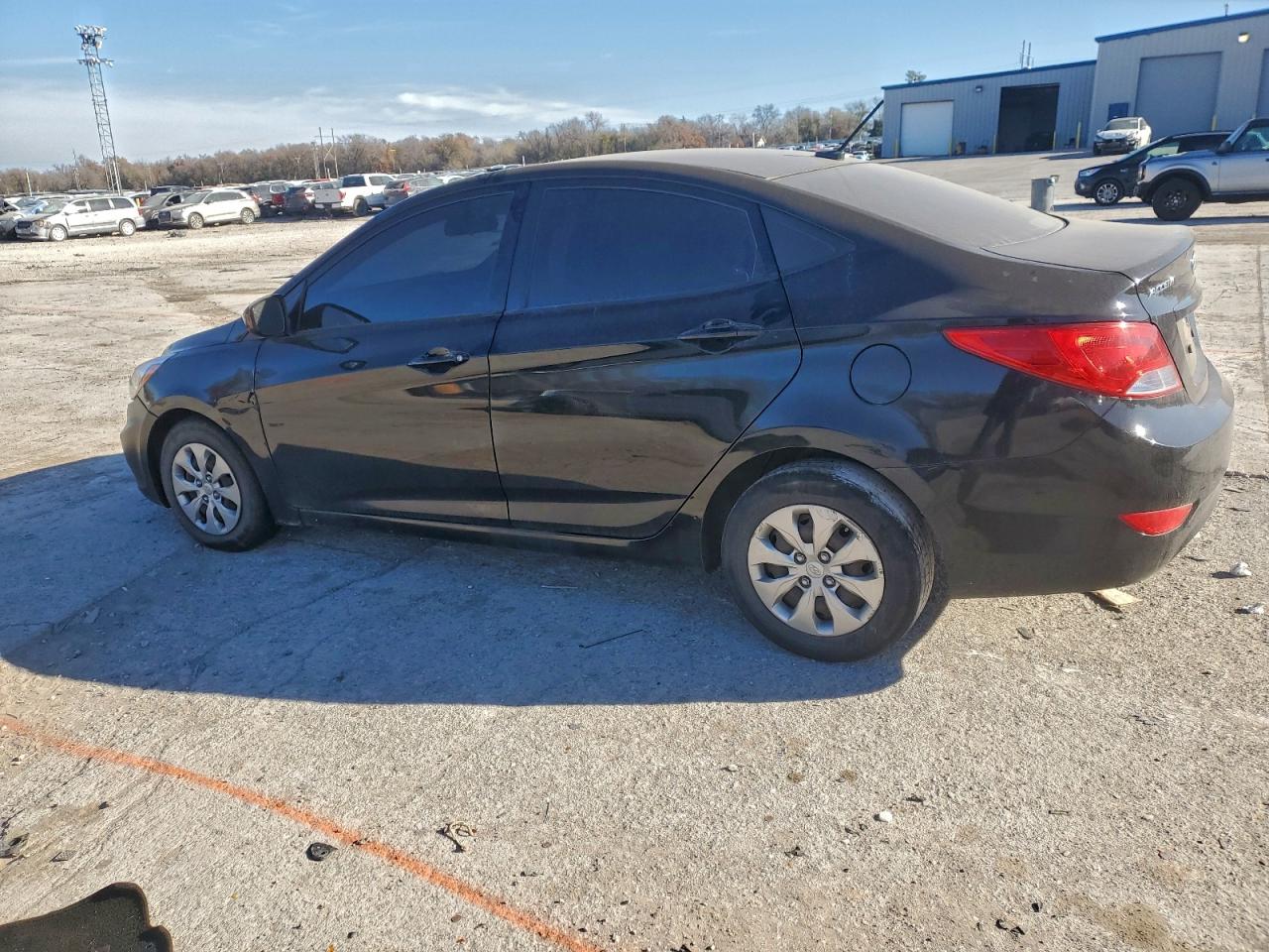 2017 HYUNDAI ACCENT SE photo 2