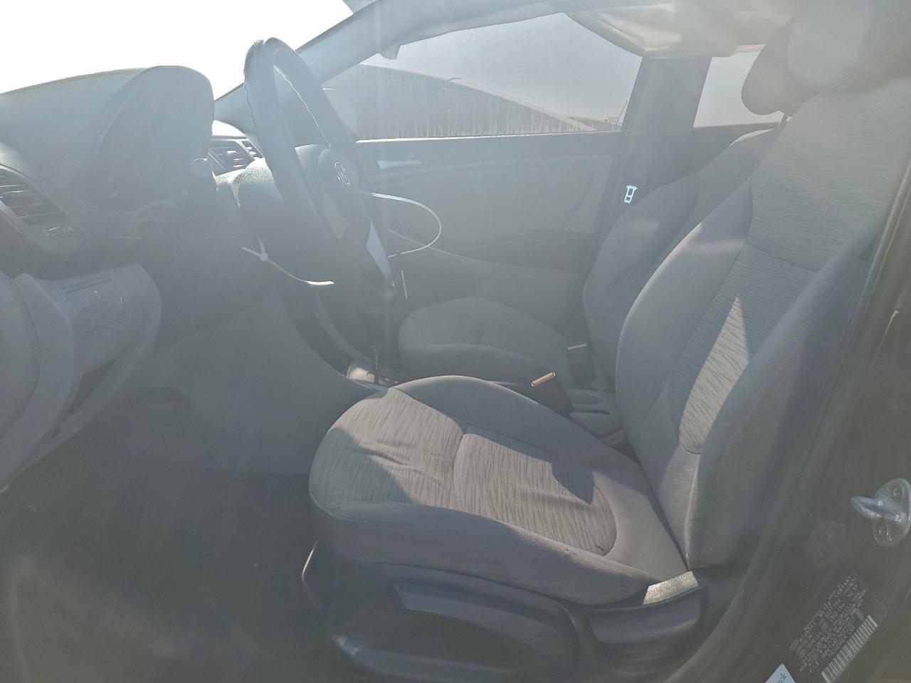 2017 HYUNDAI ACCENT SE photo 7