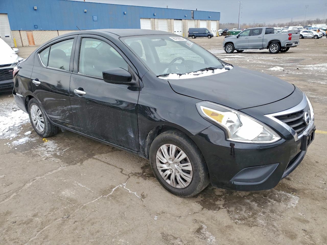 2019 NISSAN VERSA S photo 4