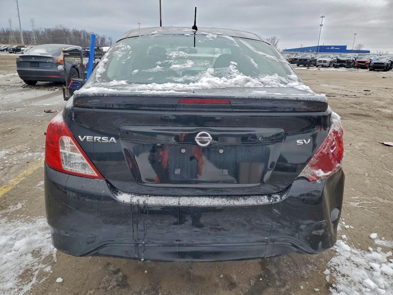 2019 NISSAN VERSA S photo 6