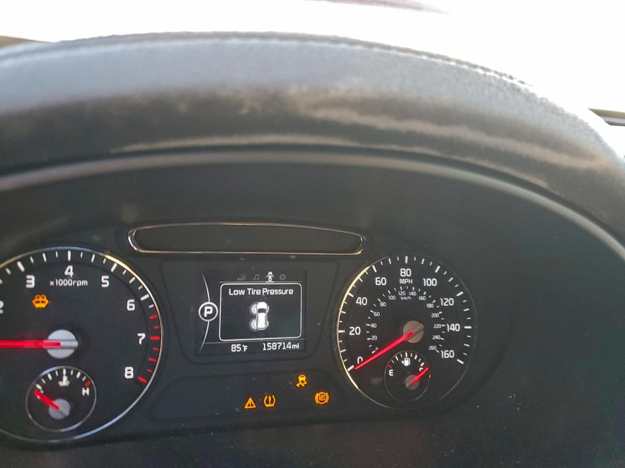 2017 KIA SORENTO LX photo 9