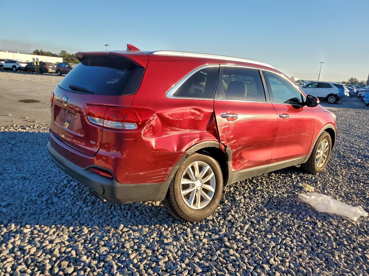 2017 KIA SORENTO LX photo 3