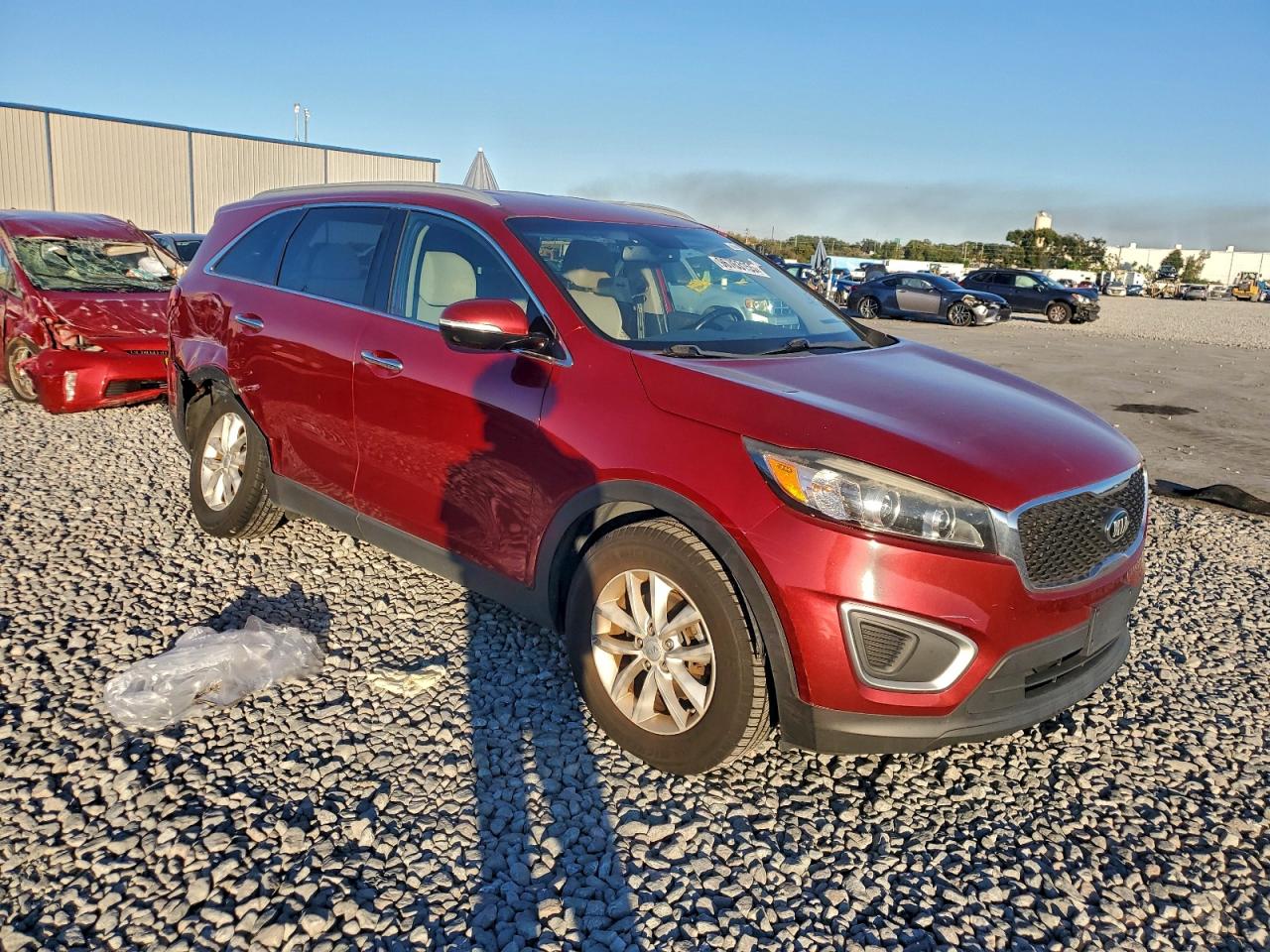 2017 KIA SORENTO LX photo 4