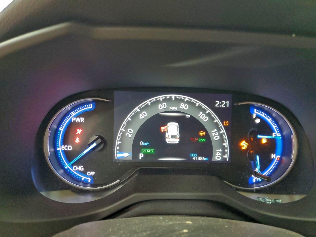 2024 TOYOTA RAV4 XLE photo 9
